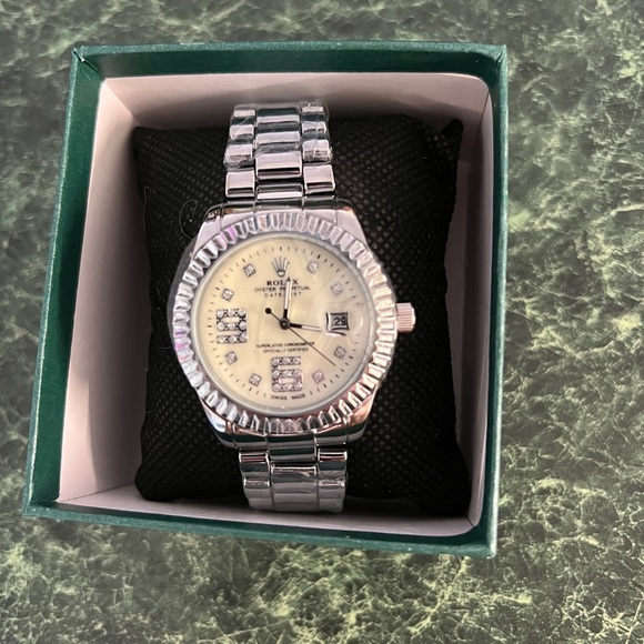 Nice watch - Picture 1 of 4